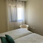 Vivienda Adosada En Castillo, *