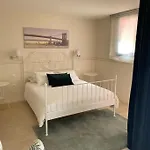 Vivienda Adosada En Castillo, Apartment