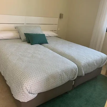 Vivienda Adosada En Castillo, *