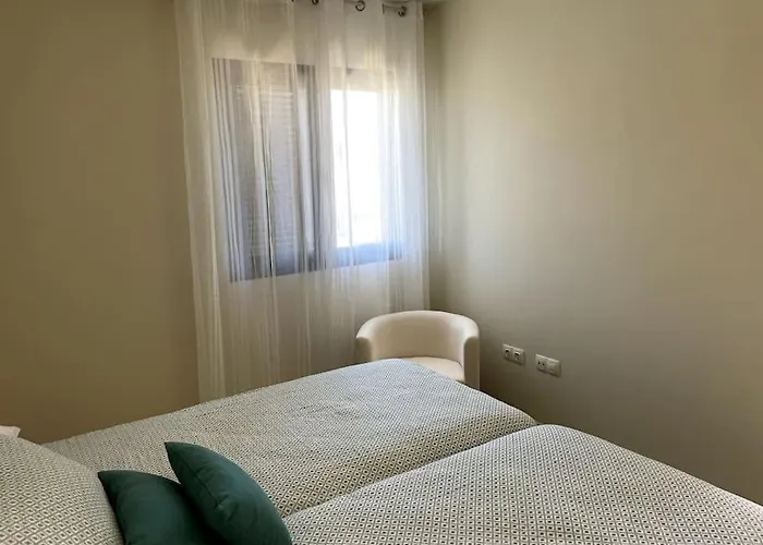 Vivienda Adosada En Castillo, *